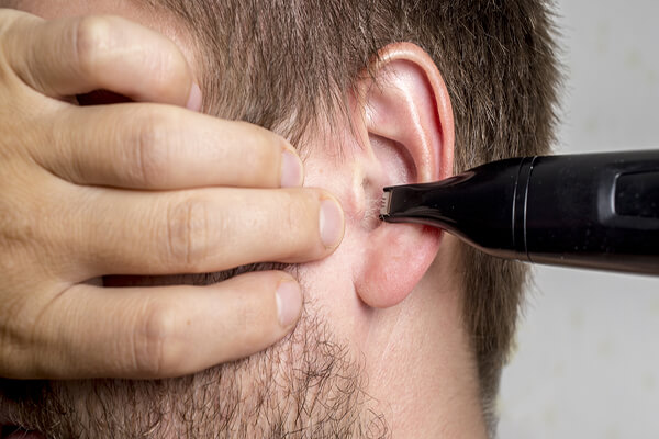 إزالة شعر الاذن